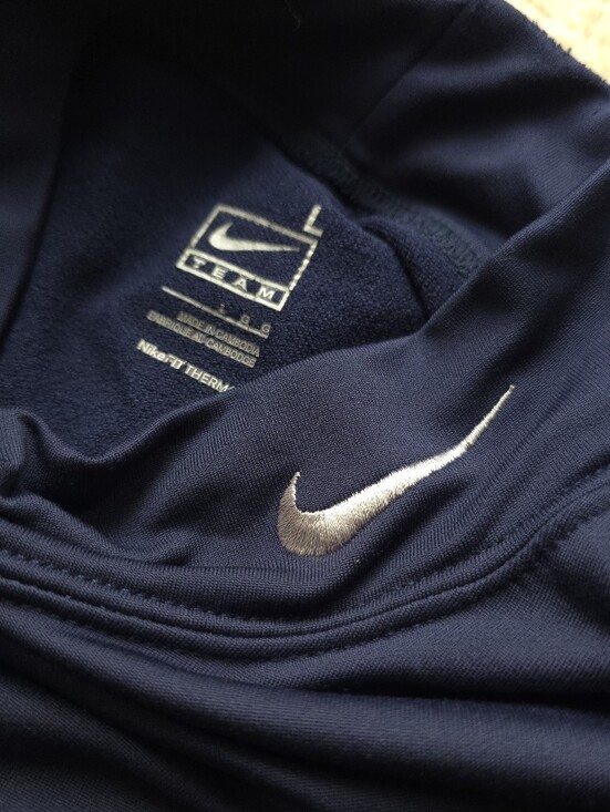 Nike Tops - NIKE FIT THERMA TOP